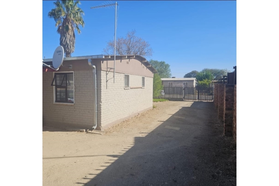 2 Bedroom Property for Sale in Floors Northern Cape